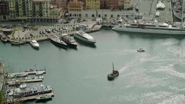 Barca da pesca nel porto di Nizza, Francia — Video Stock