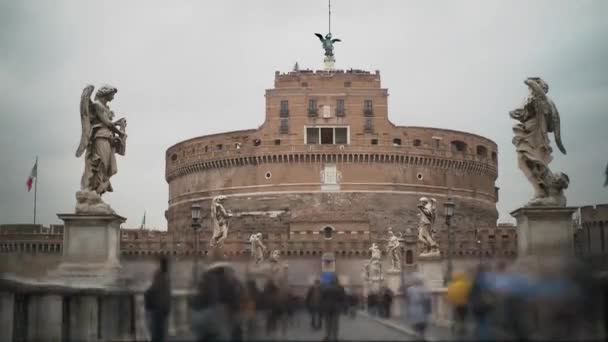 Timelapse of Ponte SantAngelo at spring time with tourists. — Stock Video