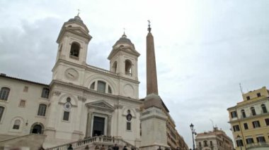 Roma - 20 Şubat: Turist Piazza di Spagna, Roma, İtalya ziyaret etti. Roma'daki İspanyol Merdivenleri, 20 2018 kilitli aşağı atış kurulması zaman atlamalı bir ünlü cazibe