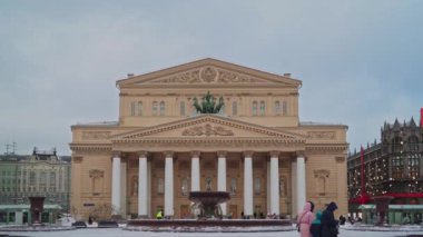 Moskova, Rusya-6 Aralık: Moskova 'da Devlet Akademik Bolbi Tiyatrosu Opera ve Bale kış el çekimi Slowmotion gün görünümü, Rusya