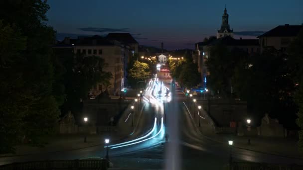 Tempistica del traffico notturno. La vita notturna nella grande città . — Video Stock