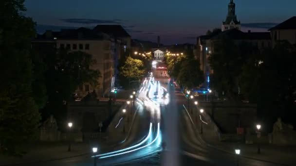 Timelapse av natt trafikerar. Nattliv i storstaden. — Stockvideo