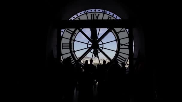 PARIS, FRANCE - June 17 2019: Real time shot of clock Musee Dorsay. — Stock Video