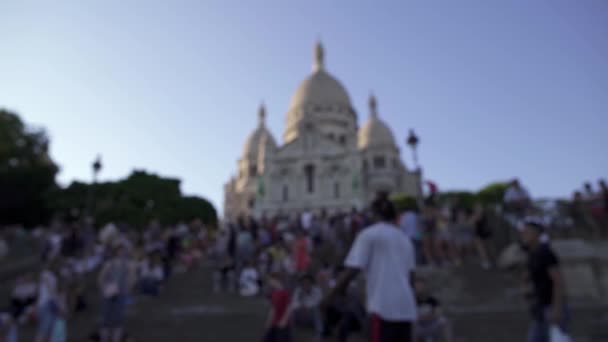 Paris - 17. Juni 2019: von links nach rechts Echtzeit-Einspielung der Basilika Sacre-Coeur. Tempel in Paris. — Stockvideo