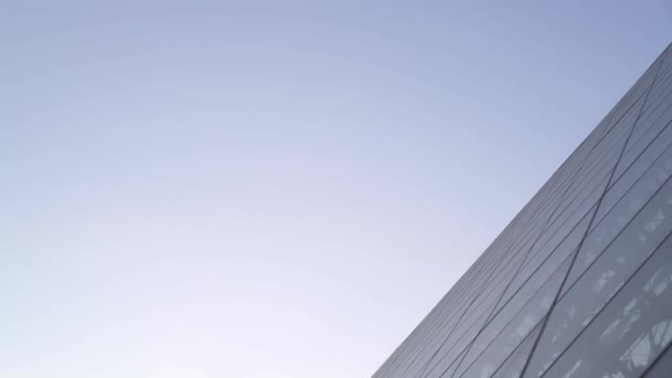 PARÍS, FRANCIA ABRIL 2019 Vista panorámica del techo del museo del Louvre — Vídeos de Stock