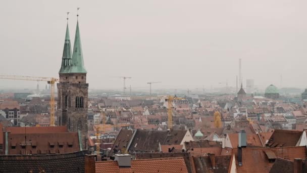 Nürnberg, Almanya'nın panoramik manzarası. Nürnberg, Almanya'nın Bavyera eyaletinin ikinci büyük şehridir. Gerçek zamanlı çekim kurma. — Stok video