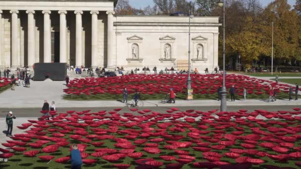 München, Tyskland - 27 november 2019: Real time medium shot of Glyptothek at Konigsplatz, München, Tyskland — Stockvideo