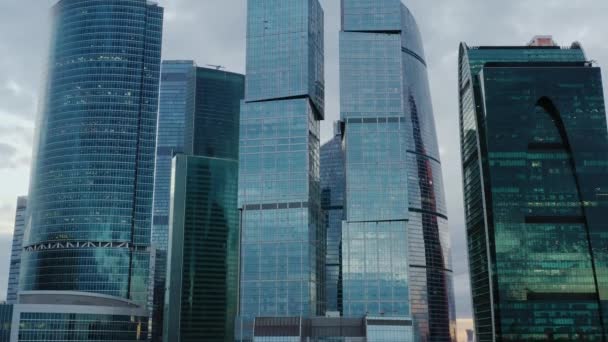 Aerial drone tilt up shot up close up of Moscow City — Vídeo de stock