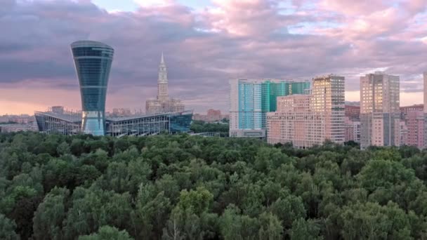 Zoom aéreo disparado por drones da arena CSKA — Vídeo de Stock