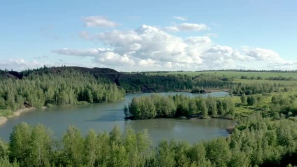 图拉州Romantsevo山丘和湖泊无人驾驶飞机发射 — 图库视频影像