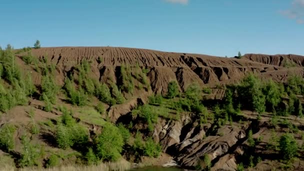 Tula oblast romantsevo kullar och sjöar under klar himmel — Stockvideo