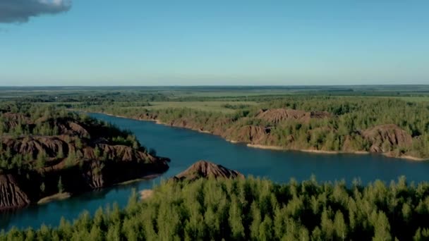 Romantsevo λόφους και λίμνες σε Tula oblast drone εναέρια zoom in — Αρχείο Βίντεο