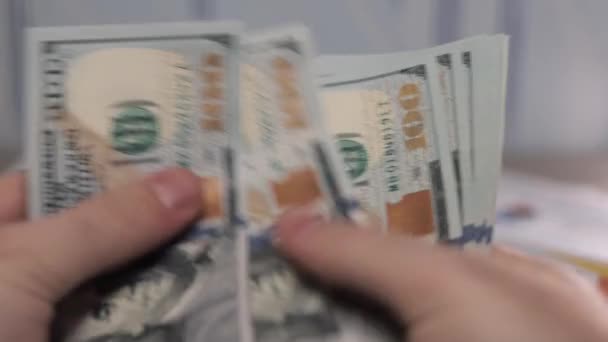 Ręce liczenia banknotów gotówkowych, zbliżenie — Wideo stockowe