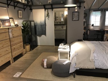 Nottingham, İngiltere - 11 Nisan 2016: Ikea Nottingham Showroom. Ikea, 1943 yılında İsveç 'te kurulan mobilya aletleri ve ev aksesuarları tasarlayan ve satan çok uluslu bir şirkettir..