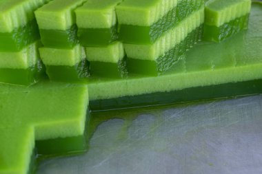 Lokantada çok renkli ve aromalı geleneksel Malay yemekleri.