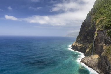 Gelin peçe şelale yakınındaki Seixal Madeira, Portekiz