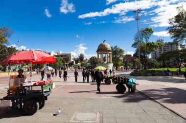 Bogota, Kolombiya - 21 Nisan: Kimliği belirsiz kişi üzerinde 21 Nisan 2016 Parque de Los Periodistas Bogota, Kolombiya.
