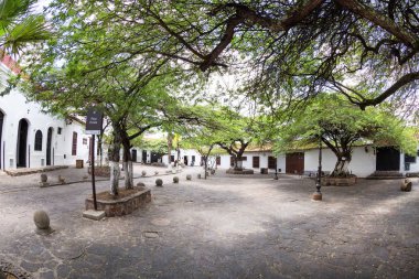 Peralta Plaza Giron, Kolombiya.