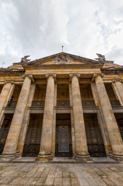 Bogota, Kolombiya - 14 Haziran: Portre sütun görünümünü Capitolio Nacional Bogota, Kolombiya iç üzerinde 14 Haziran 2016.  