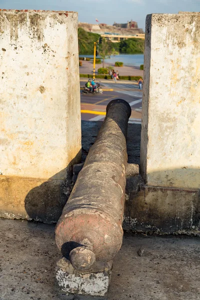 Vista Canhão Antigo Uma Torre Com Castillo San Felipe Barajas — Fotografia de Stock