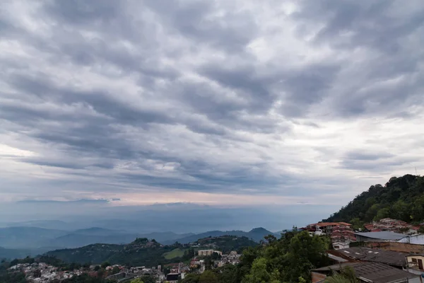 Manizales, Kolombiya dışında kalan alanı görünümünü.