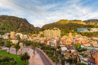 Bogota, Kolombiya - 12 Haziran: Manzaralı gazetecinin Park Monserrate ve candelaria bölge Bogota, Kolombiya üzerinde 12 Haziran 2016.