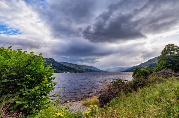 Dramatické Létě Mračna Nad Loch Vydělat Skotské Vysočiny — Stock fotografie