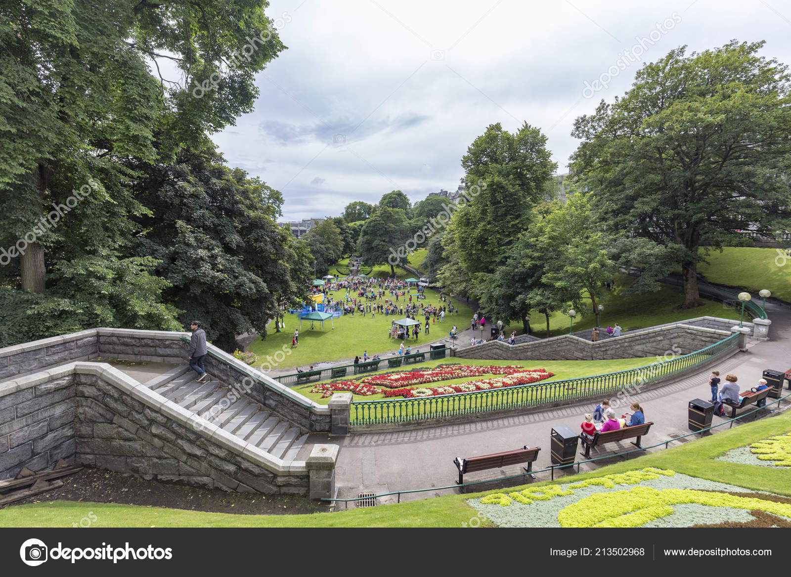 Aberdeen United Kingdom August Unidentified People Gathered Union