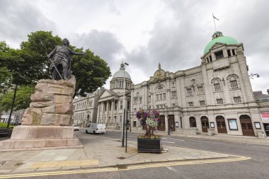 Aberdeen, Büyük Britanya - 3 Ağustos: William Wallace Statue of Aberdeen, İngiltere tarihinde 3 Ağustos 2016 şehirde onun Majesteleri tiyatro karşısında.