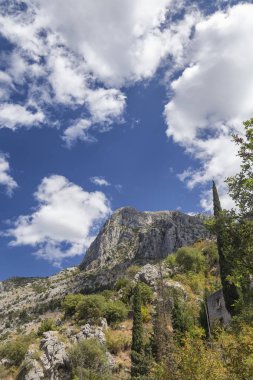 Yaz aylarında Pestin Grad alttan görünüm.