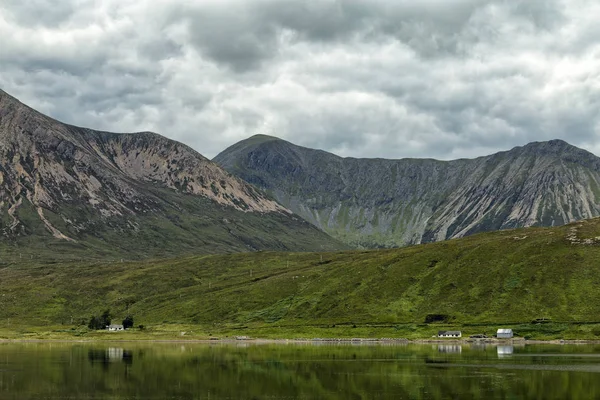 Piccole Case Sopra Imponente Glamaig Mountain Sull Isola Skye Scozia — Foto Stock