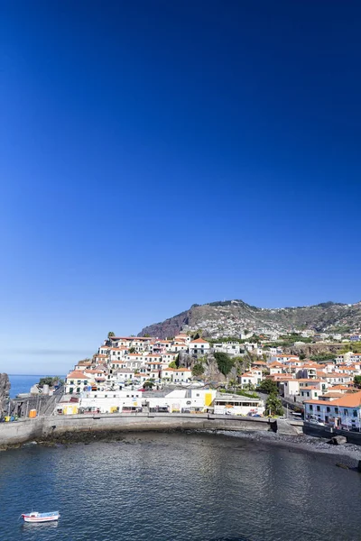 Lone Łódź Oceanie Obok Camara Lobos Madeira Portugalia — Zdjęcie stockowe