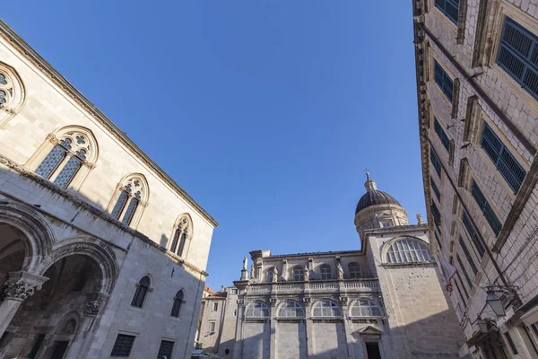 Detail Van Architectuur Dubrovnik Met Een Kathedraal Koepel Achtergrond — Stockfoto