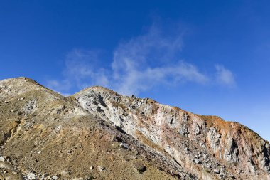 Çorak volkanik manzara ve birçok renklerini Mount Egon Endonezya Zirvesi.