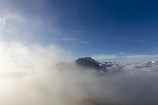 Mount Kintamani Und Mount Agung Nebel Vom Gipfel Des Mount — Stockfoto