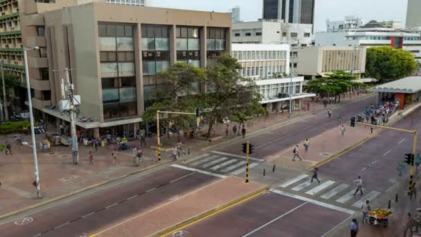 Kalabalık Özel Otobüs Şeritleri Cartagena Kolombiya Eski Bölümü Düşürüyorlardı Otobüs — Stok video