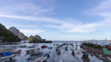 Bir gün gece timelapse El Nido Palawan Adası Filipinler üzerinde merkezi Pier için. 