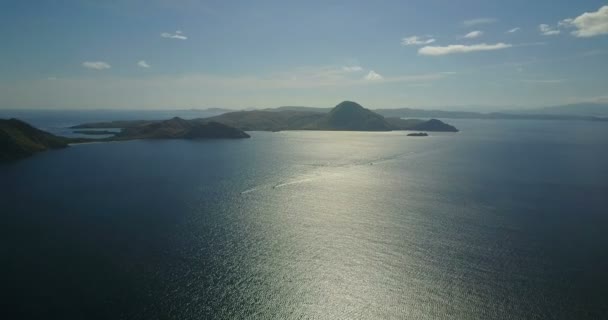 Slow Aerial Pan Sea Land Pulau Padar Island Indonesia — Video