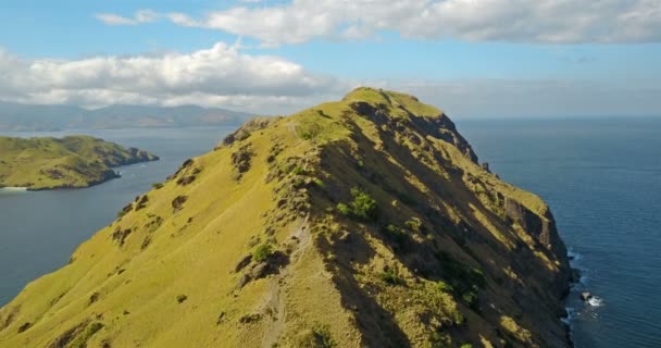 Vuelo Lento Sobre Sur Isla Pulau Padar Parque Nacional Komodo — Vídeo de stock