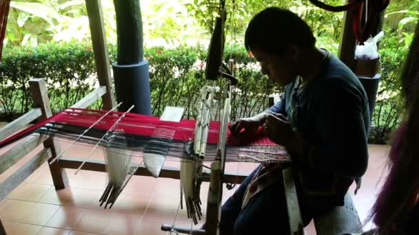 Нан Тайланд Октября Октября 2016 Года Неизвестный Демонстрирует Традиционное Плетение — стоковое видео