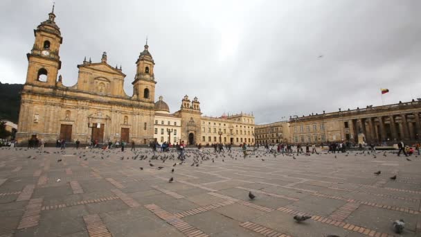Bogota Colombia Giugno Persone Non Identificate Passano Davanti Alla Cattedrale — Video Stock