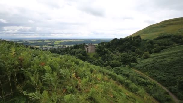 Paprocie Cios Wietrze Powyżej Castle Campbell Powyżej Miasta Dolar Clackmannanshire — Wideo stockowe