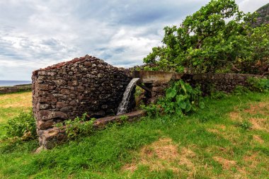 Cascata do Poco do Bacalhau yakınlarındaki değirmen