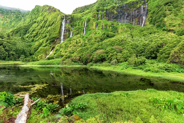 Poço Ribeira do ferreiro — Fotografia de Stock