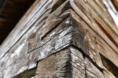 Eski bir günlük kabin üzerinde kırlangıç eklemlerin soyut resim. 