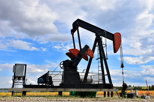 Imagine Unei Pompe Petrol Gaze Lucru Într Tulbure — Fotografie, imagine de stoc