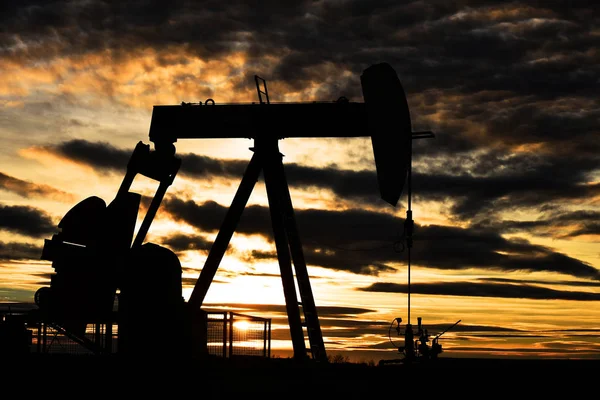 Силуетне Зображення Робочої Нафтової Газової Промисловості Насоса Заході Сонця — стокове фото