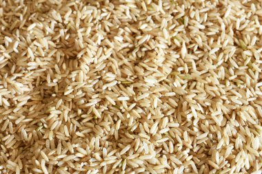 Uzun taneli beyaz pirinç doku görüntüsünü yakından. 