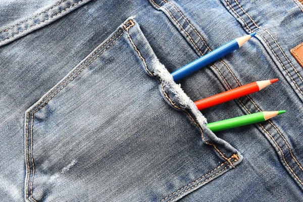 Una Imagen Vista Superior Varios Lápices Colores Afilados Bolsillo Vaqueros — Foto de Stock