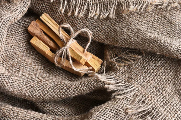 Una Imagen Cerca Paquete Palos Mancha Palo Santo Tela Arpillera —  Fotos de Stock